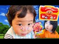 しゅりちゃんが絆創膏で手当てごっこ☆けがしないように安全に遊ぼう⭐︎子どもの歌♪The boo boo story