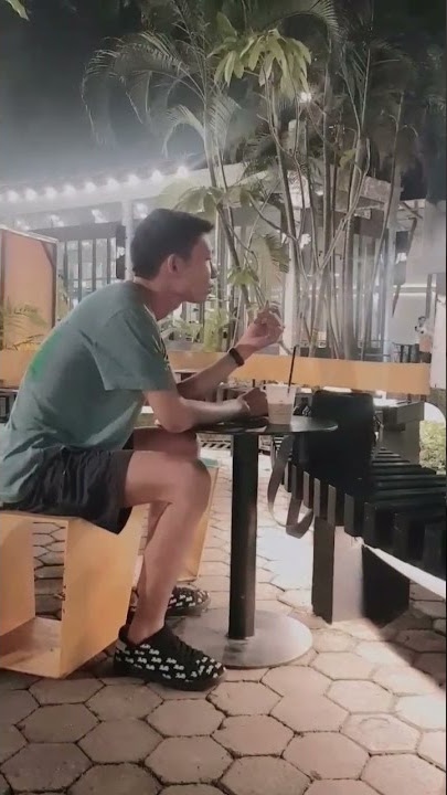 Kita hrs bs lebih bangsat dari masalah 😎 #pusing#galau#dewasa#hidup#rokok#kopi#nongkrong#tenang🐾