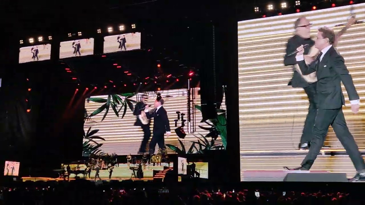 Luis Miguel en concierto Tour 2024 estadio GNP ciudad de México, 30 de Noviembre de 2024 parte 1/2