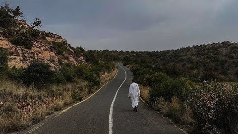 إِنَّ الَّذينَ آمَنوا وَعَمِلُوا الصّالِحاتِ إِنّا لا نُضيعُ أَجرَ مَن أَحسَنَ عَمَلًا | سورة الكهف
