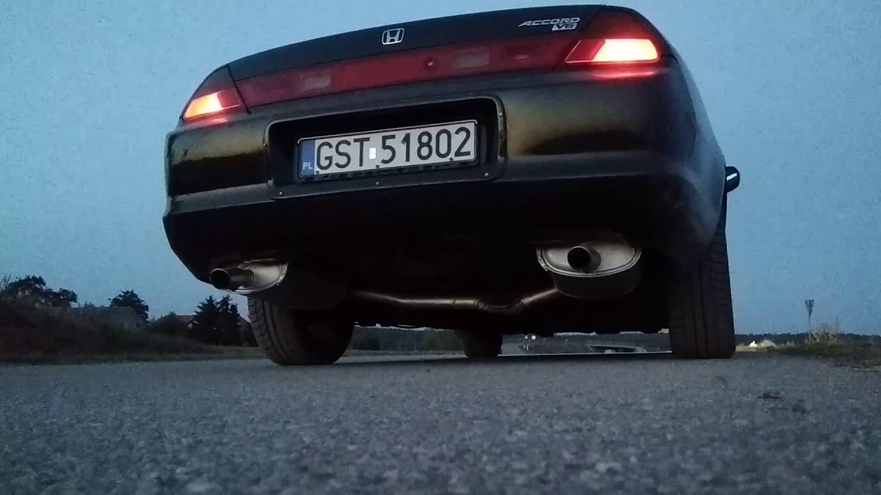 Honda Accord VI Coupe 3.0 V6 Stock exhaust sound - YouTube