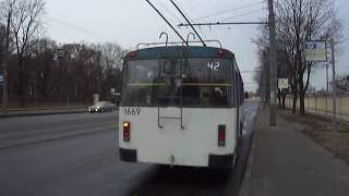 картинка: Троллейбус Санкт-Петербурга 3-22: ЗиУ-682В б.1669 по №42 (17.04.13)