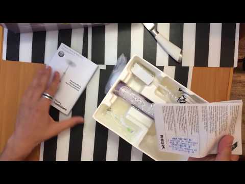 Электрическая зубная щетка PHILIPS Sonicare HealthyWhite HX6721/35