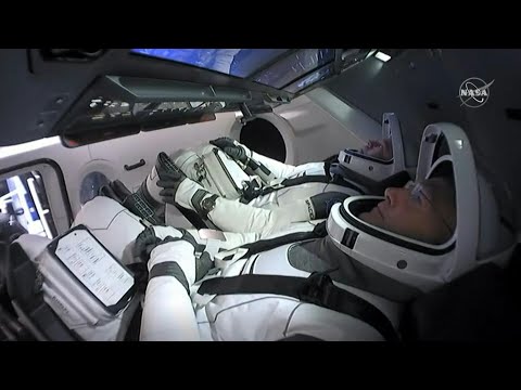 إرجاء إقلاع أول رحلة فضائية مأهولة ل سبايس إكس بسبب رداءة الطقس