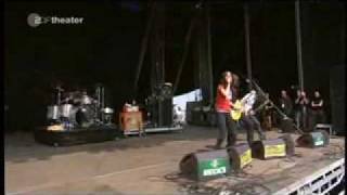Juliette &amp; The Licks - Hot Kiss &amp; Your Speaking.. (LIVE!)