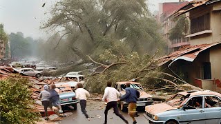 Шторм сметает людей и машины, скорость ветра достигает 150 км/ч! Катастрофа в Майсуру, Индия.