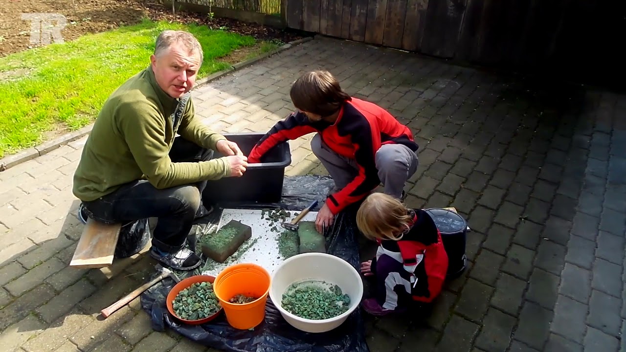 Historická tavba bronzu z místních rud.