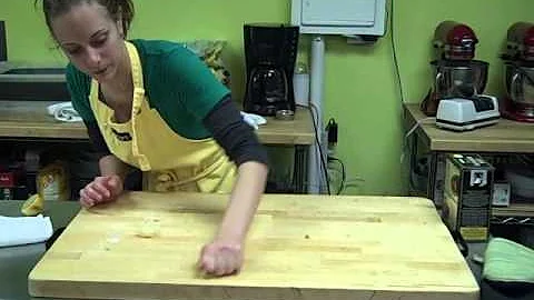 How to Clean a Wood Cutting Board by Chef Arleen L...