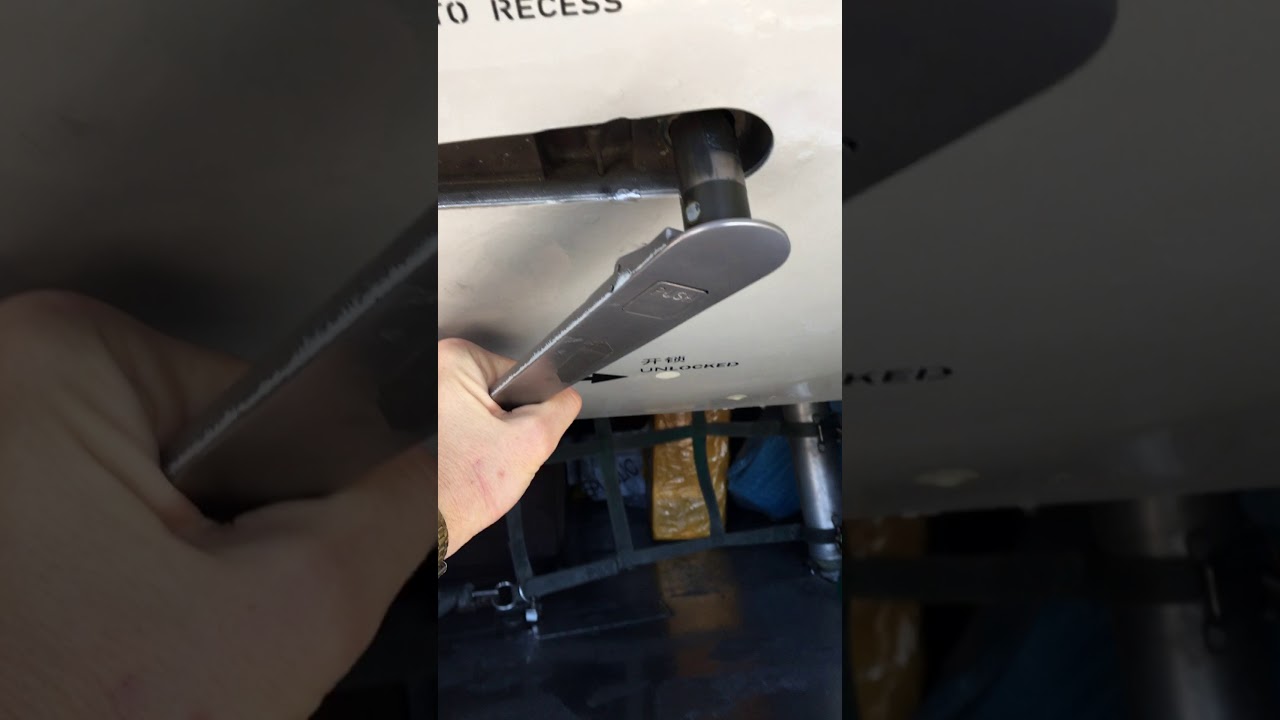 How to open the bulk cargo door on an Airbus 330200 YouTube