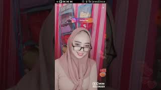 Ukhti Berkacamata Pintar Goyang