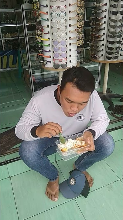 bos LG makan pinggir jalan mas erik