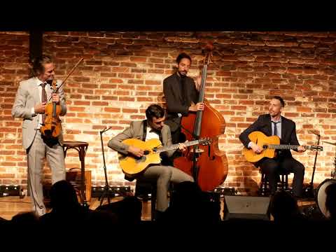 Le soir, hommage à Django Reinhardt