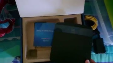 Linksys E3200 Wireless Gigabit Router unboxing