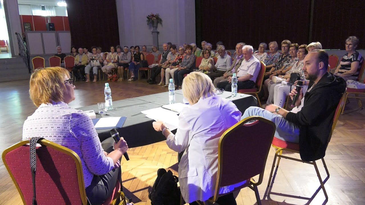 Spotkanie seniorów z pisarzem