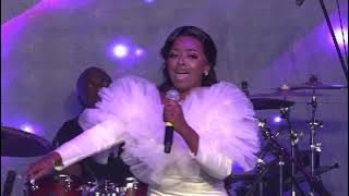 Sindi Ntombela  Kunomehluko (LIVE)