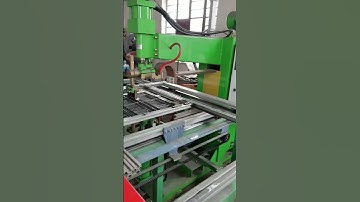 xy axis table wire mesh spot welding machine