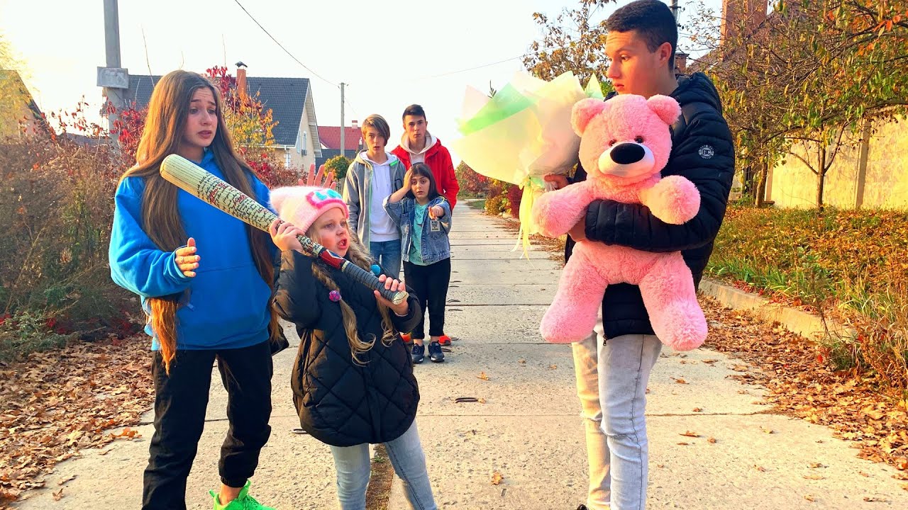 La pequeña arruinó la cita de Diana. No habrá beso?