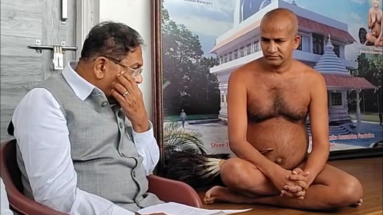 Hirekodi Jain Muni Murder case. Karnataka Home Minister Dr G Parmeshwar Met Sidasen muni maharaj