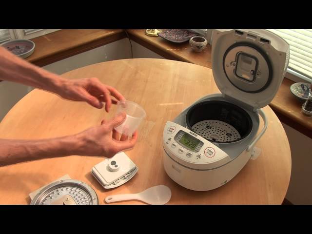 Sanyo ECJ-F50S 5-Cup Micom Rice Cooker & Steamer