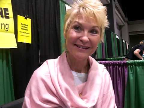 Danielle Harris/HorrorGal Interviews Dee Wallace S...