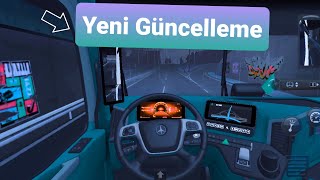 Travel In The Torrential Rain With A Mercedes