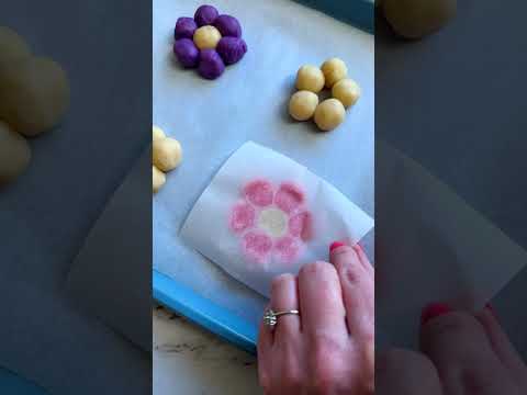 Easy Flower Shortbread Cookies! 🌼 #shortbread #cookies #baking #treats