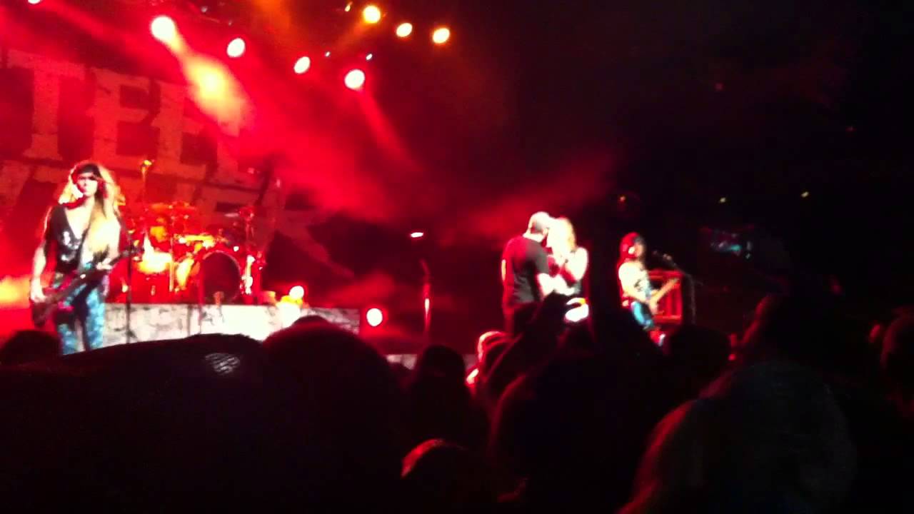 Steel Panther Community Property w/ Joey Fatone / Toronto 5/22/15 YouTube