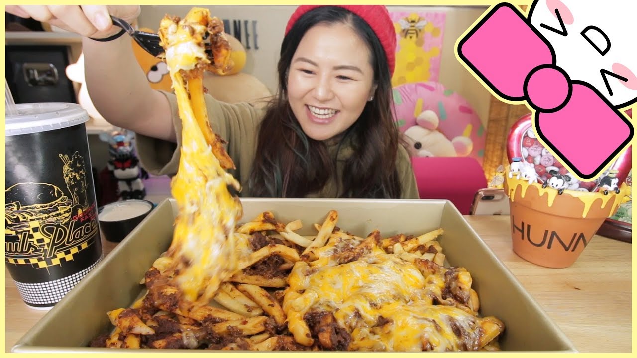 CHILI CHEESE FRIES MUKBANG YouTube
