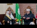 السفير السعودي وليد البخاري يلتقي رئيس المجلس الاسلامي العلوي الشيخ علي قدور في جبل محسن 
