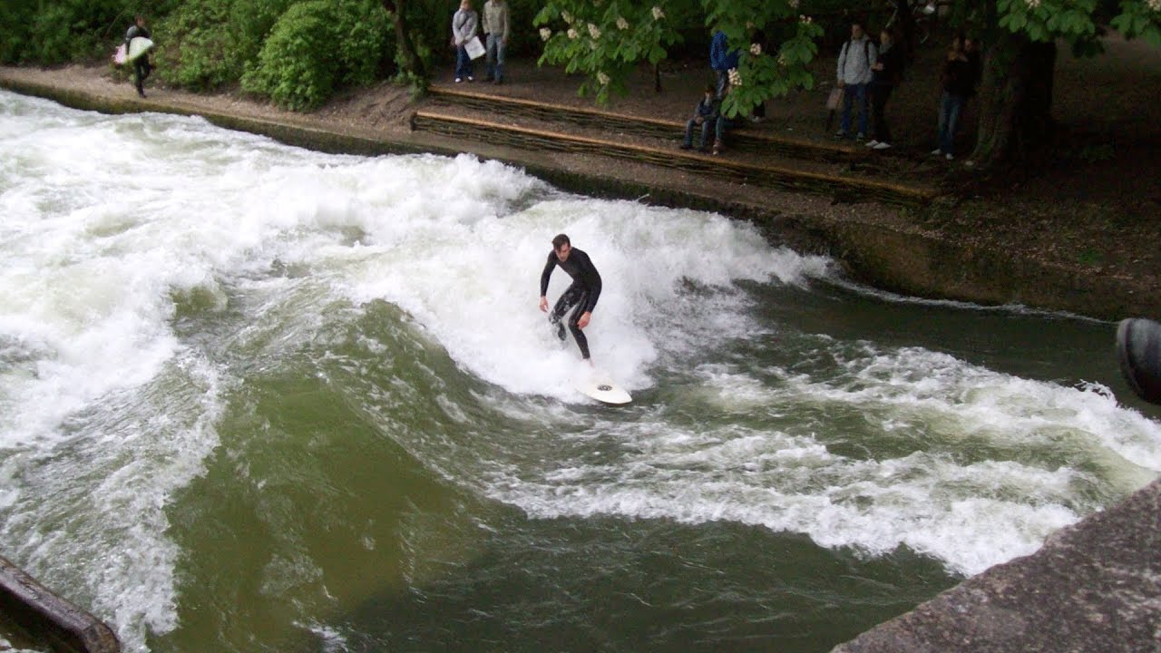 Munich River Surfing - YouTube