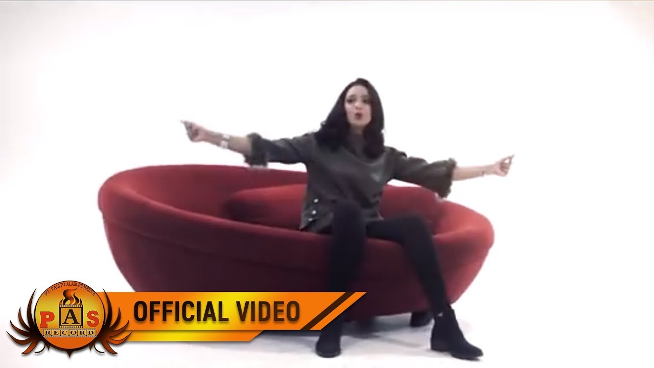 PUTRI SIAGIAN - Tarito (Official Music Video)