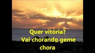 Video thumbnail of "Quer Vitória? - Mattos Nascimento (playback legendado)"