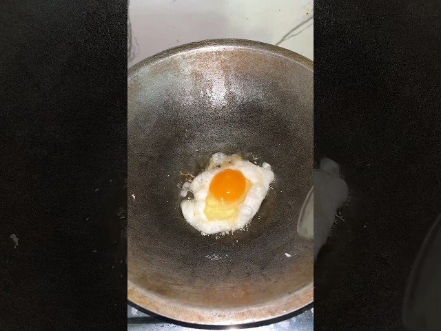 Goreng telur ayam kampung, kecil tapi nikmat #telorceplok #menusederhana #idejualan