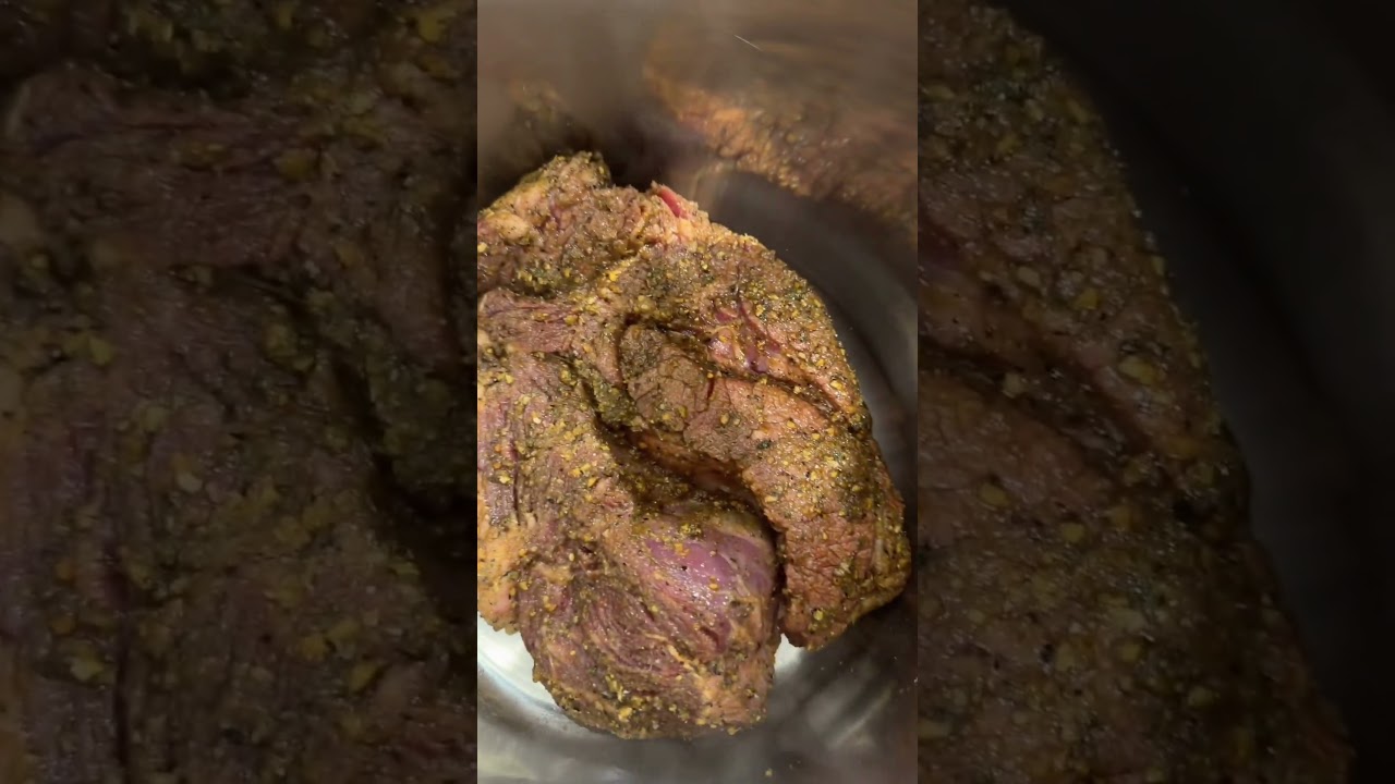 Y’all want some?🤤#cooking #potroast #dinnerideas #dinner #fyp #shorts