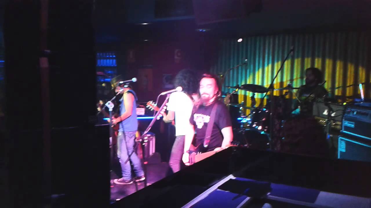 (1) LA FUGA EN DISCOTECA QUASAR. GIRA MÁS DE CIEN AMANECERES. DISCOTECA