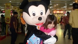 驚愕注意 中国風ミッキーが街のベンチに鎮座していた W Youtube 驚愕注意 中国風ミッキーが街のベンチに鎮座していた W Youtube