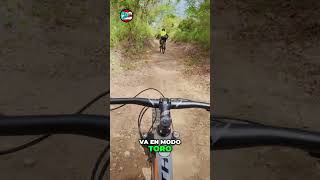 ¡MTB Épico! Rutas Explosivas, Saltos y Risas en la Naturaleza #shorts