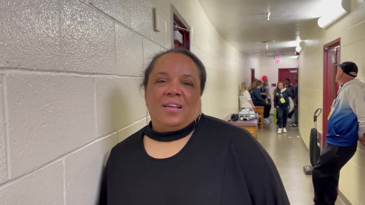Sapulpa coach Darlean Calip analyzes semifinal win over El Reno - YouTube