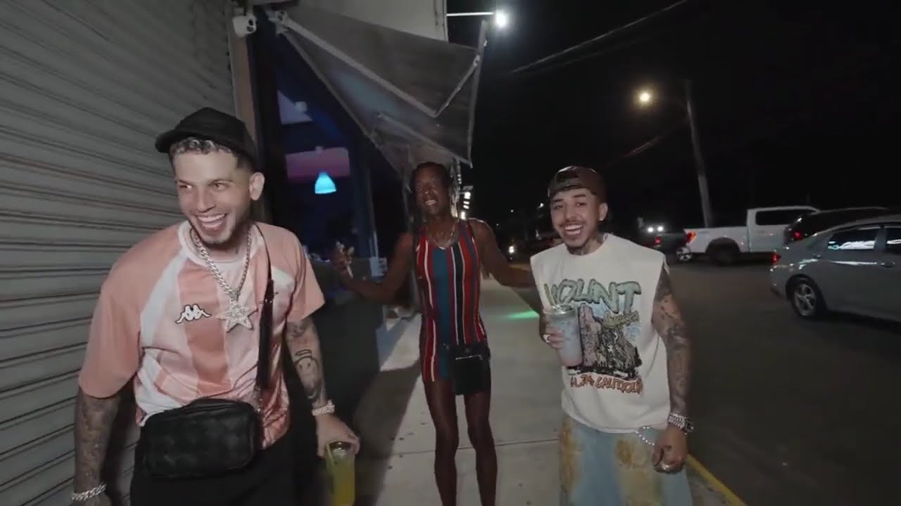 WESTCOL EN LAS CALLES DE PUERTO RICO CON DEI V DANDO UN TOUR