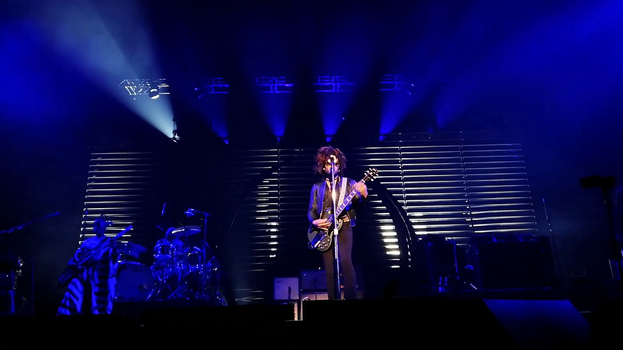 Lenny Kravitz   Bank Robber Man   live  Helsinki 2019