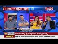 Sri Reddy reveals facts about Gayatri Gupta