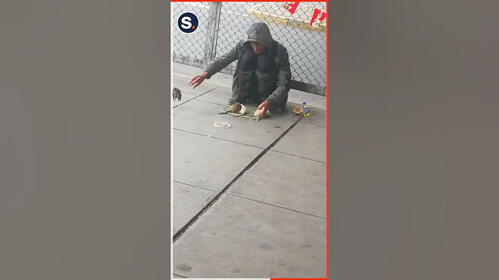 Peruvian ‘Rat-Man’ Performs on the Streets of Lima