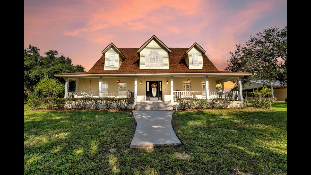 NEW Listing! 4/3 POOL Home on 2.8 acres in beautiful Frostproof