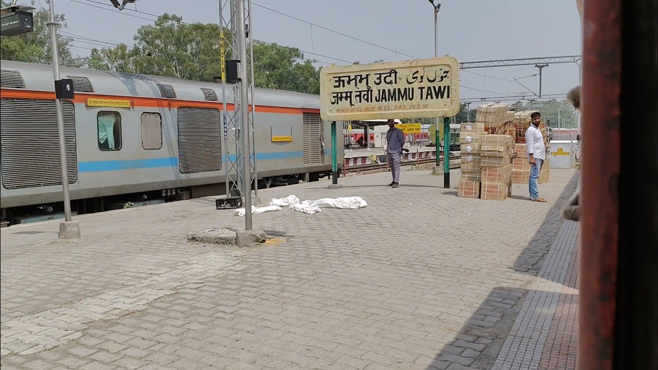 16031 Andaman Exp Departure at jumma tawi railway station #train #jammu ...