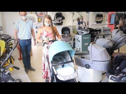 Vídeo: Escolhendo Um Carrinho De Bebê Para Uma Criança