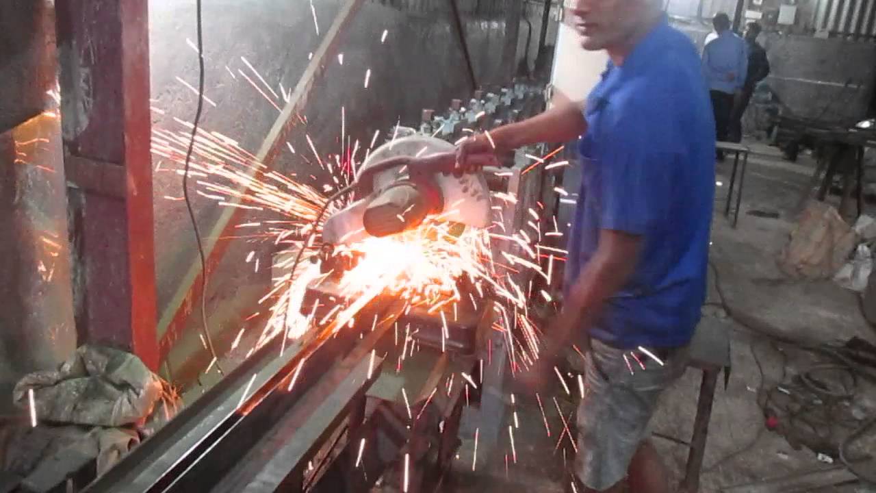 Rolling shutter guide machine