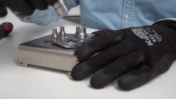 Simple Mechanism: Fitting Retention Clips