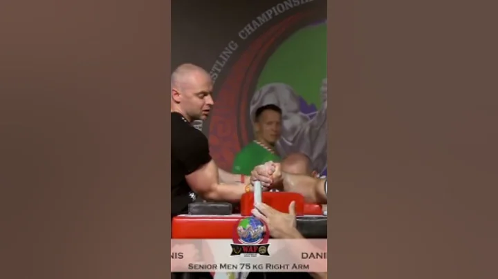 Amolins janis vs Daniel procopciuc arm wrestling w...