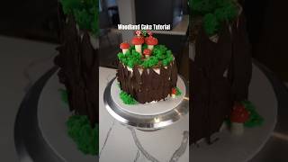 Step by step guide: Woodland Cake with edible moss, buttercream mushrooms, & bark🍄 Live on the blog