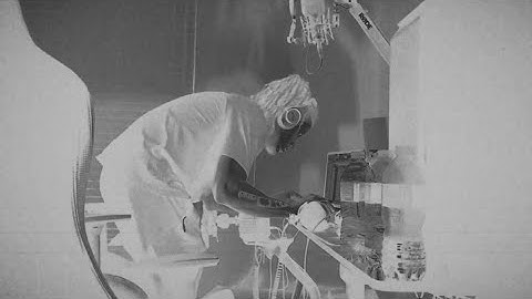 Chewy - iwantyouunderthemoon (Official Music Video)